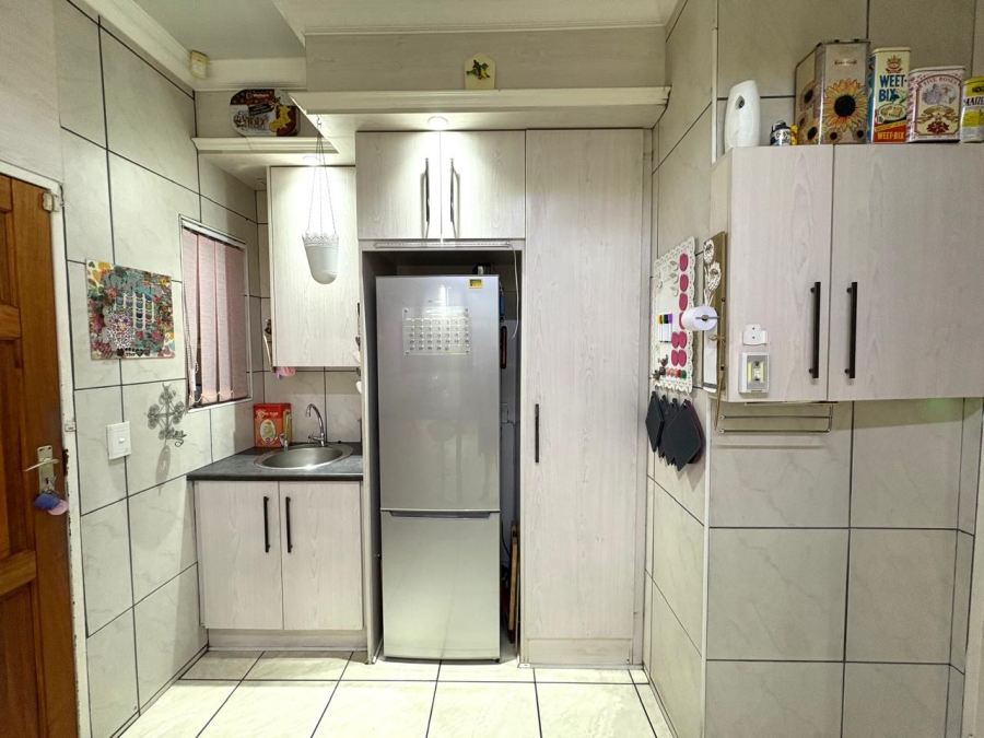 6 Bedroom Property for Sale in Lakeview Free State